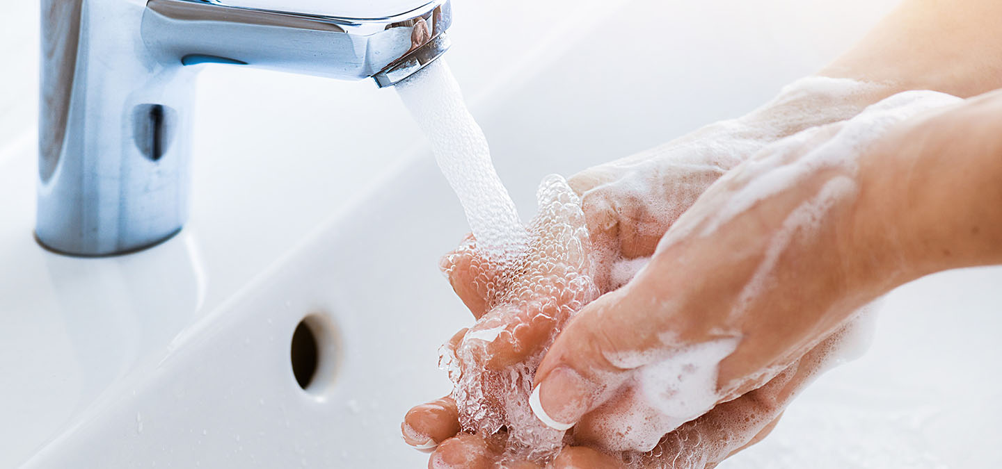 Gripa bērniem: roku mazgāšana ir svarīga.