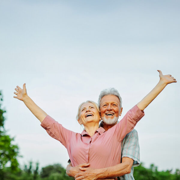 Gados vecāks pāris ar labu imūnsistēmu.